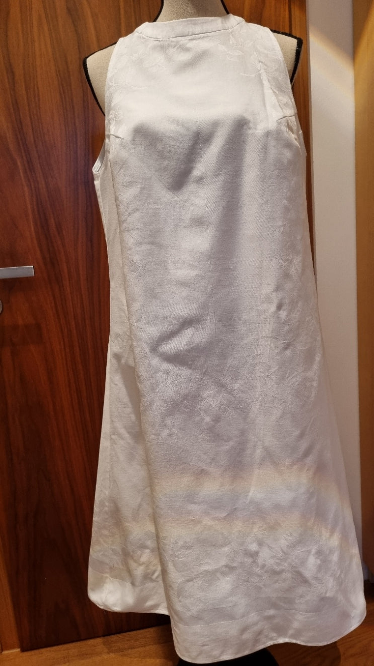 Ärmelloses Kleid in A-Linie