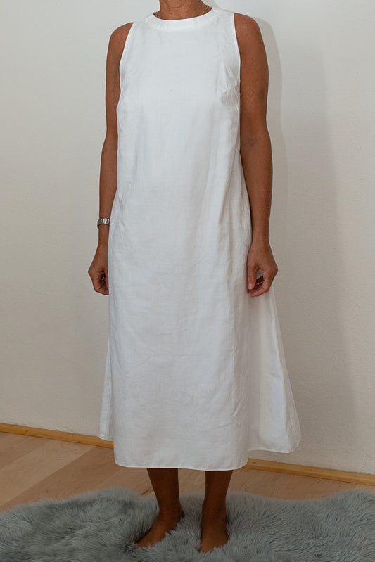 Ärmelloses Kleid in A-Linie